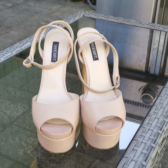 Shoe Mint Platform Beige Sandal 6 - Picture 4 of 6